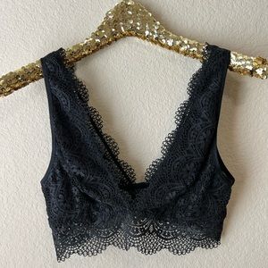 NWT Victoria’s Secret bralette size M